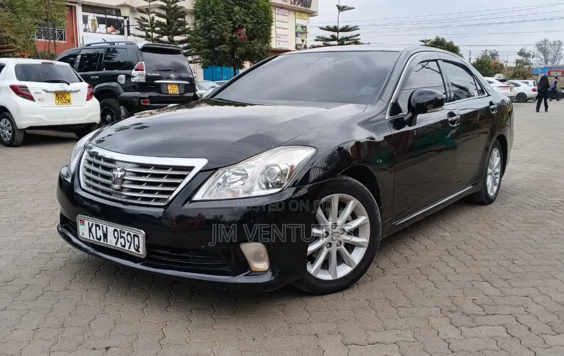 Toyota Crown 2013 Black