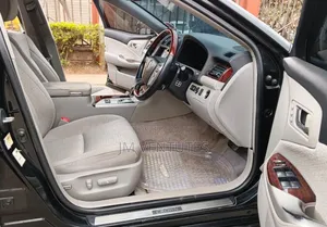 Toyota Crown 2013 Black