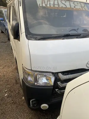 Toyota HiAce 2015 White