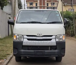 Toyota HiAce 2019 White