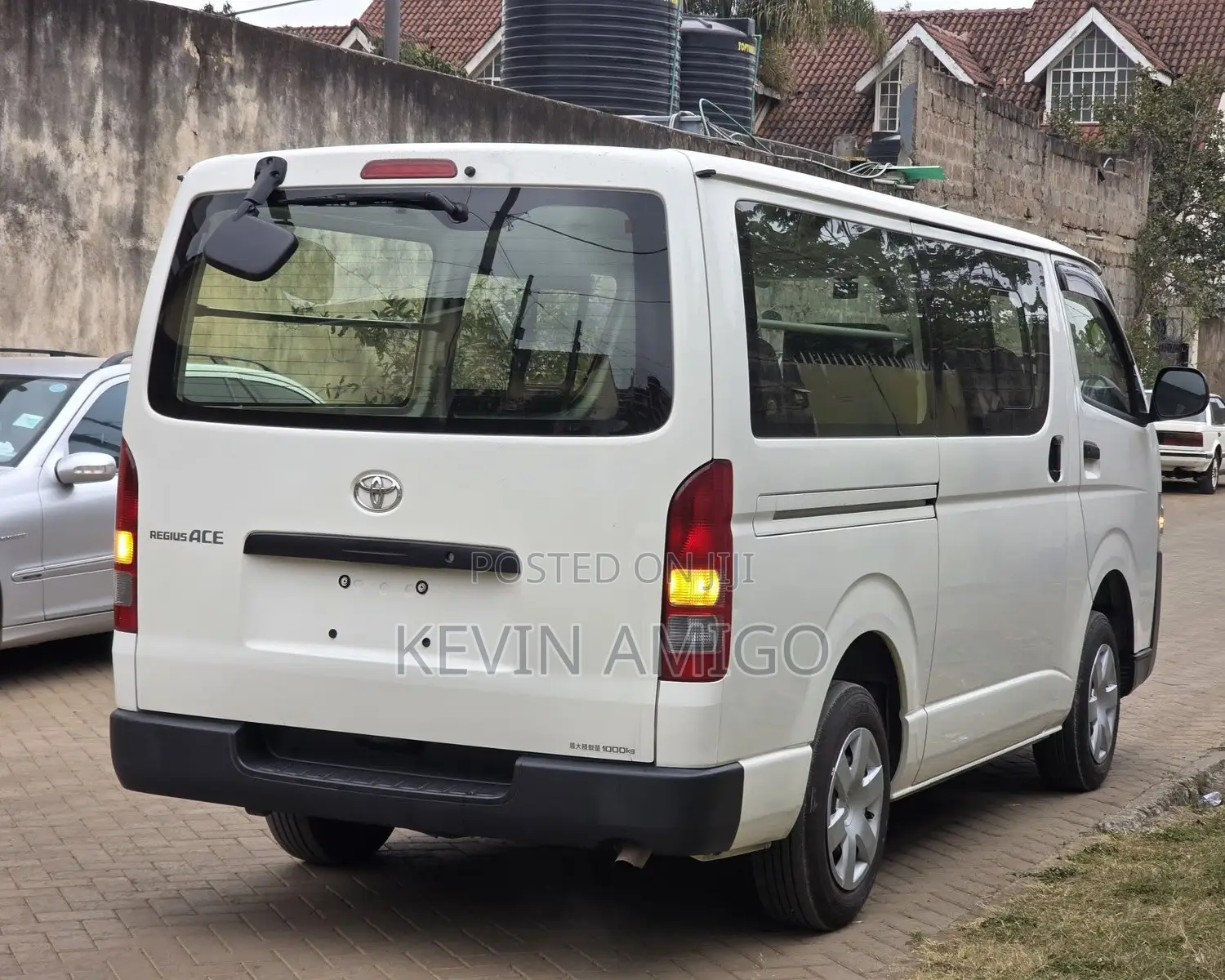 Toyota HiAce 2019 White
