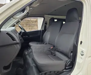 Toyota HiAce 2019 White