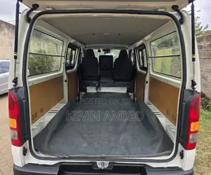 Toyota HiAce 2019 White