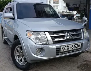 Mitsubishi Pajero 2013 Silver