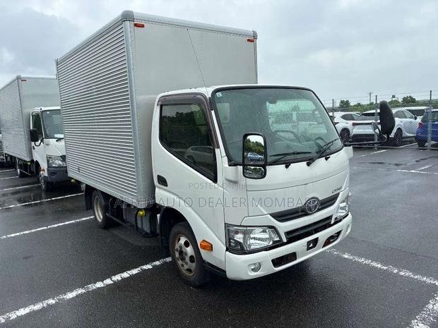 Toyota Dyna Cover Body 2019