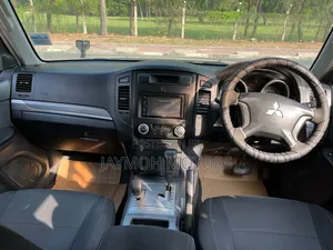 Mitsubishi Pajero 2010 Black