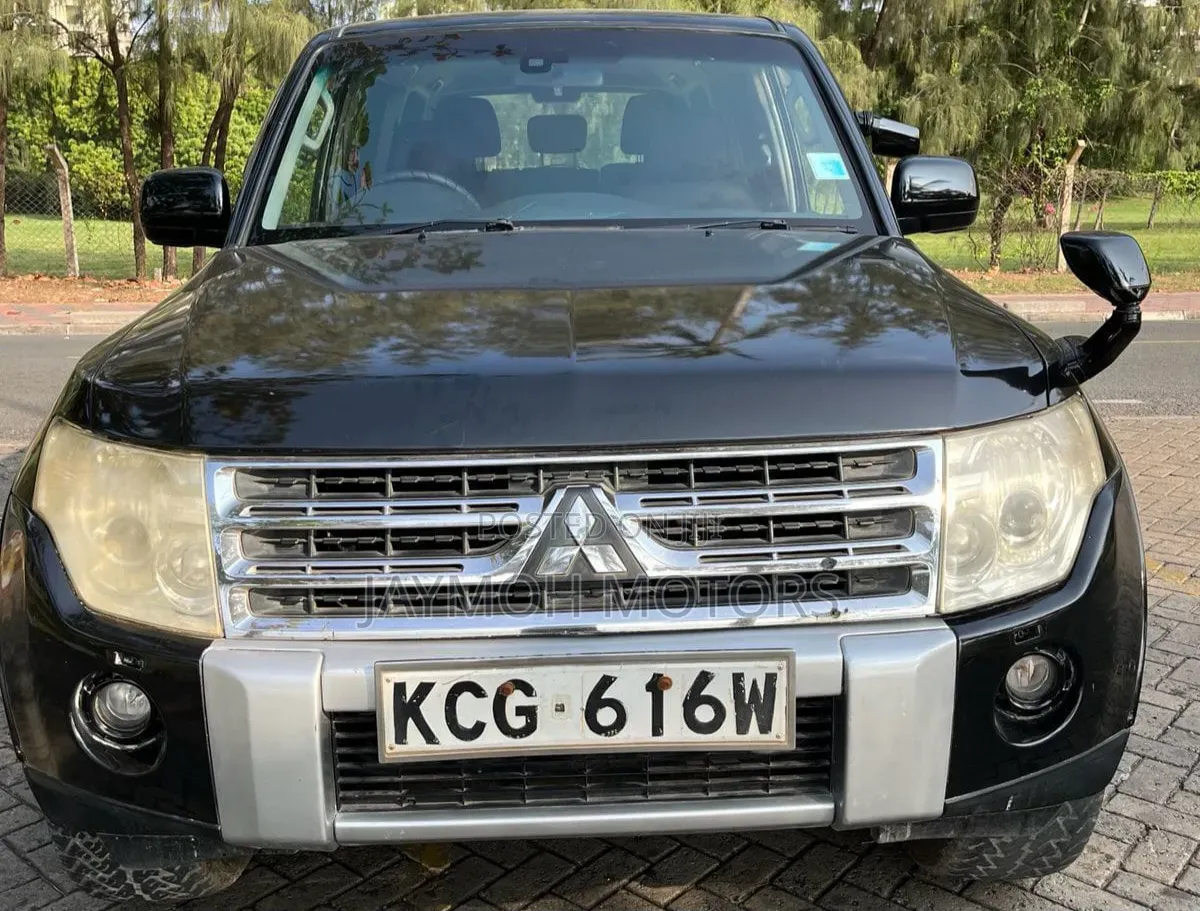 Mitsubishi Pajero 2010 Black