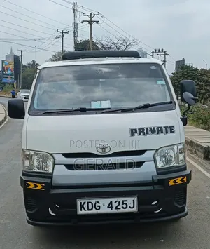 Toyota HiAce 2015 White