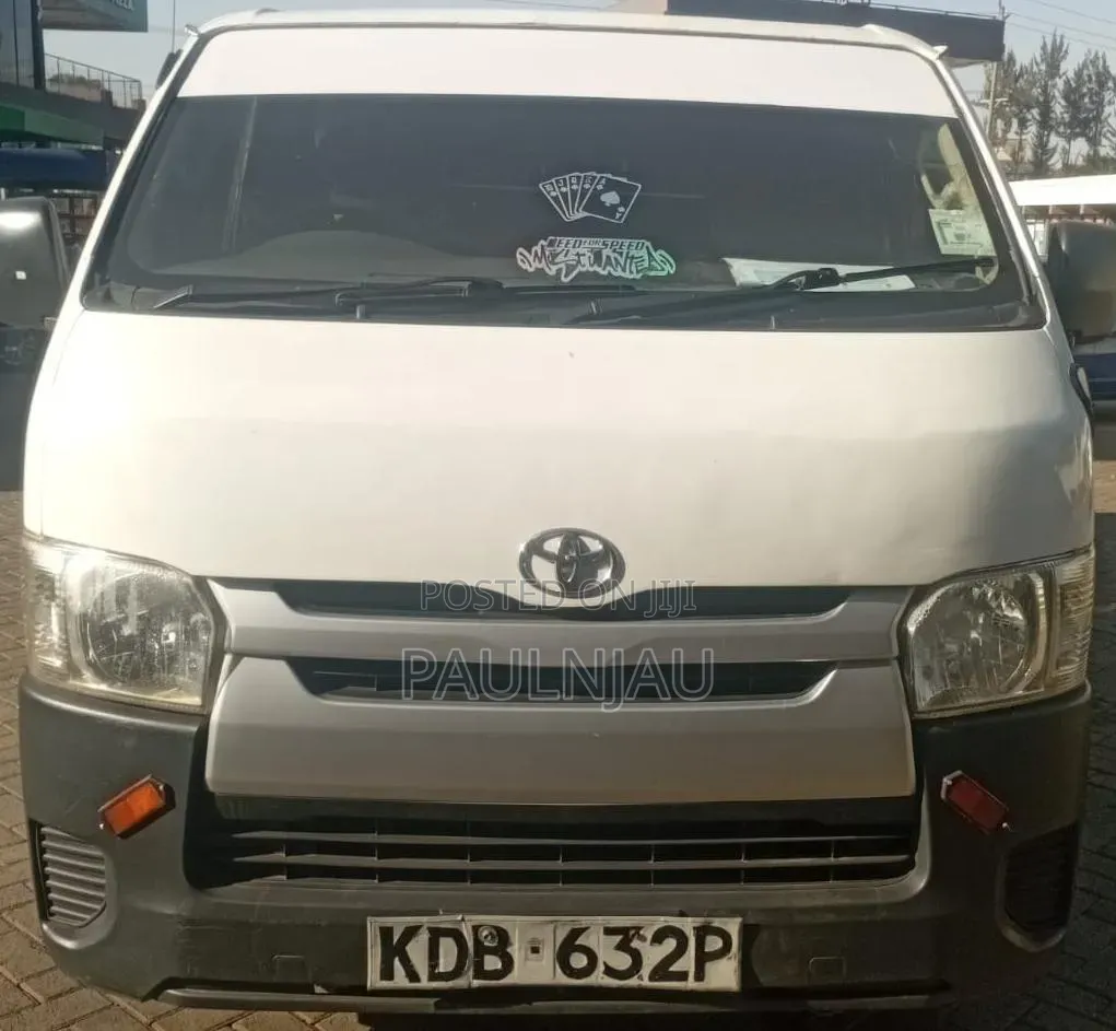 Toyota HiAce 2017 White