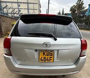 Toyota Corolla Fielder 2014