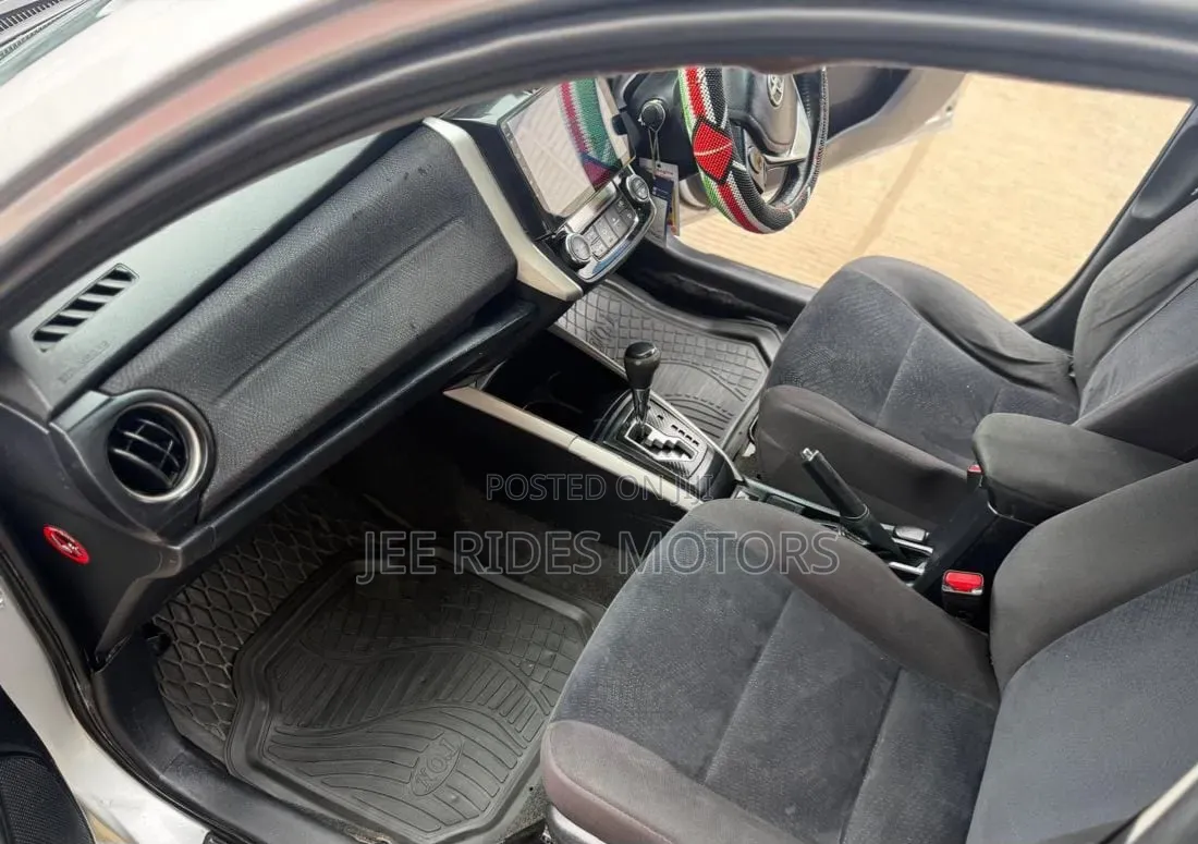 Toyota Corolla Fielder 2014