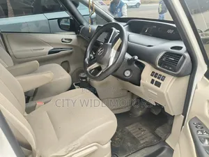 Nissan Serena 2019 White