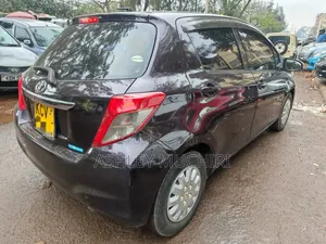 Toyota Vitz 2012 Maroon