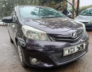 Toyota Vitz 2012 Maroon