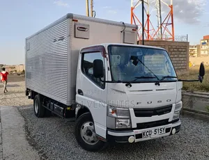 Mitsubishi Fuso 2015 White