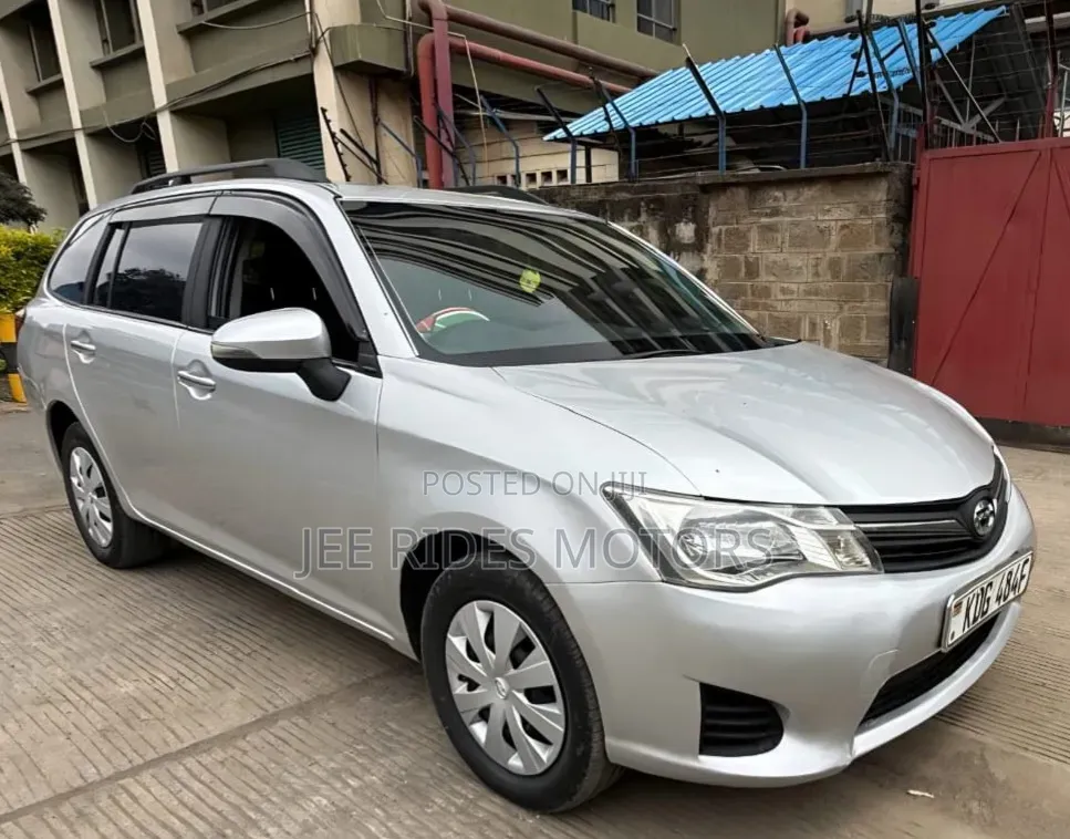 Toyota Corolla Fielder 2014