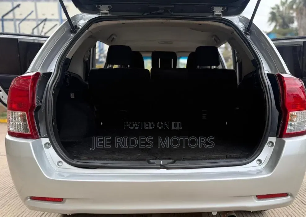 Toyota Corolla Fielder 2014