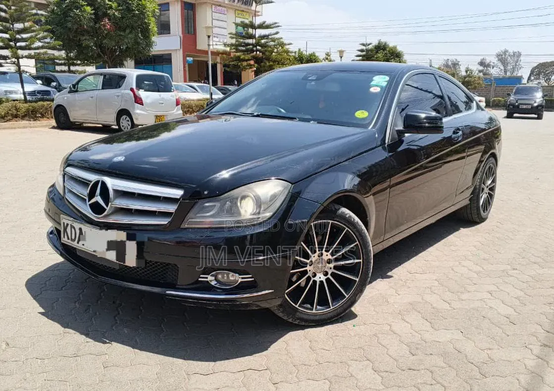 Mercedes-Benz C200 2013 Black