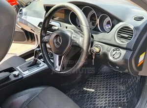 Mercedes-Benz C200 2013 Black