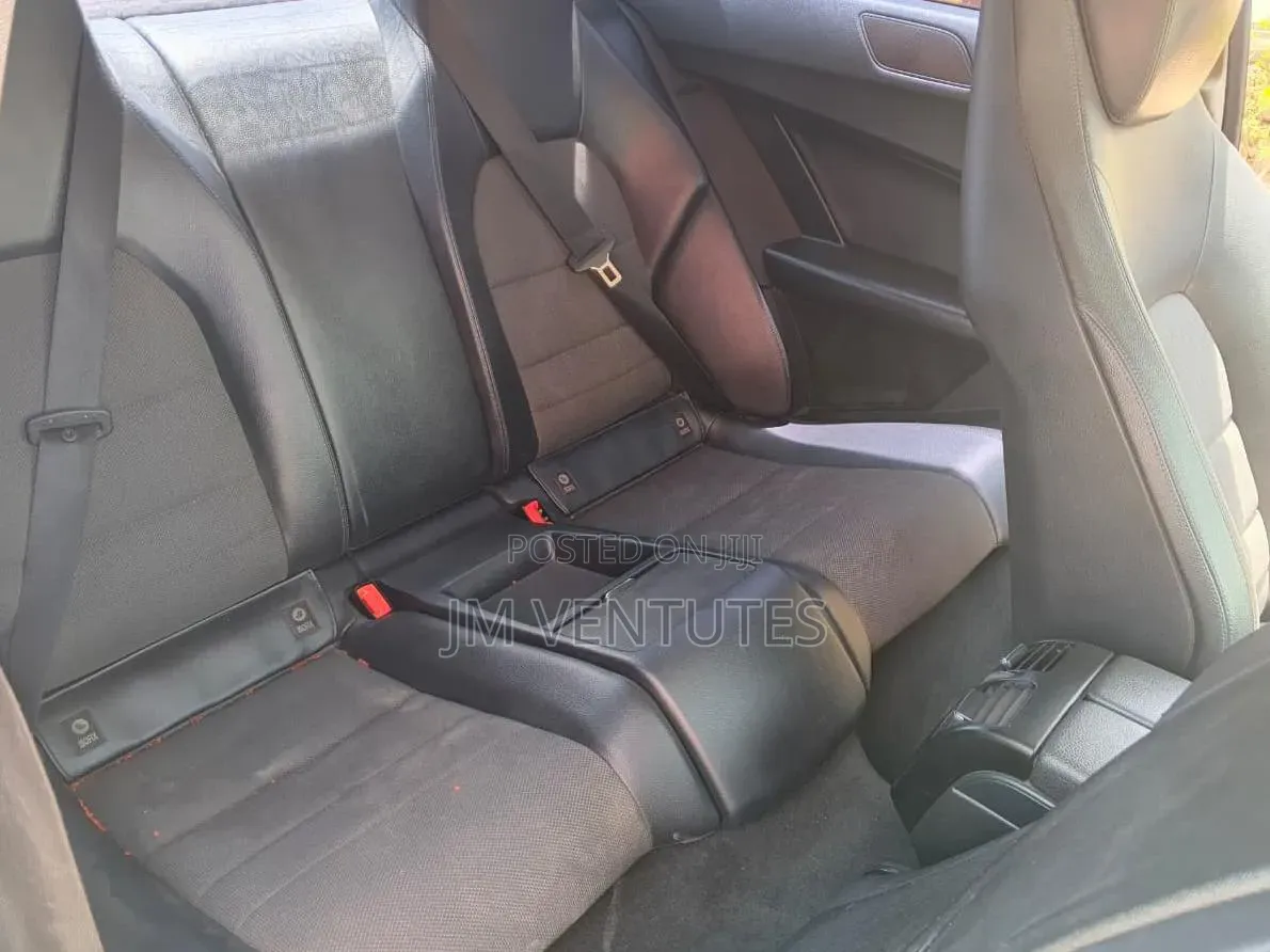 Mercedes-Benz C200 2013 Black