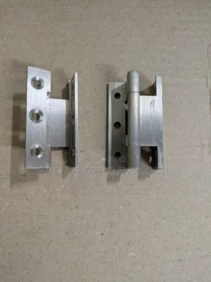R Hinges Brass
