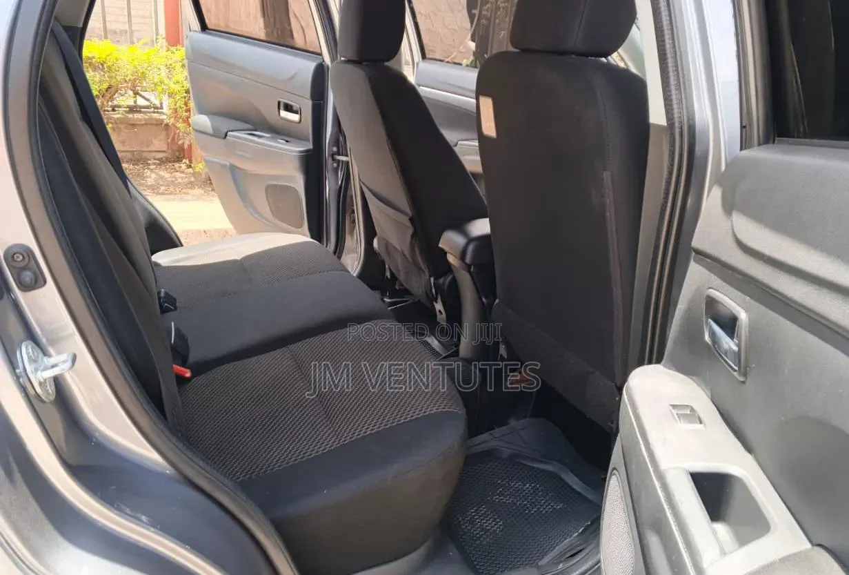 Mitsubishi RVR 2014 Silver