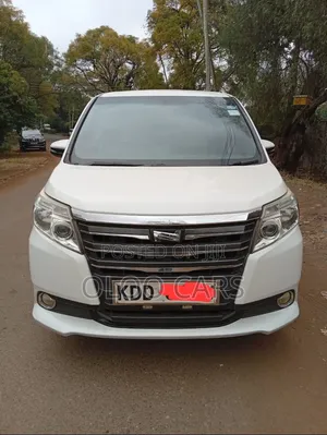 Toyota Noah 2015 White