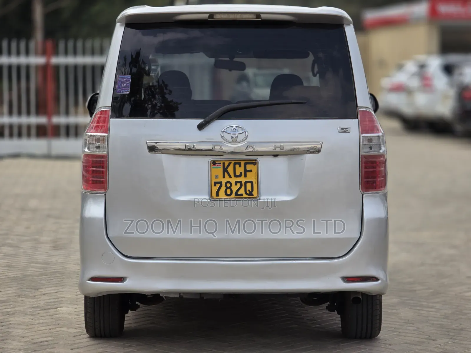 Toyota Noah 2009 Silver