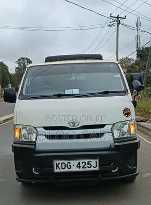 Toyota HiAce 2014 White