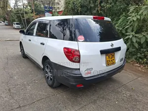 Nissan Advan 2014 White