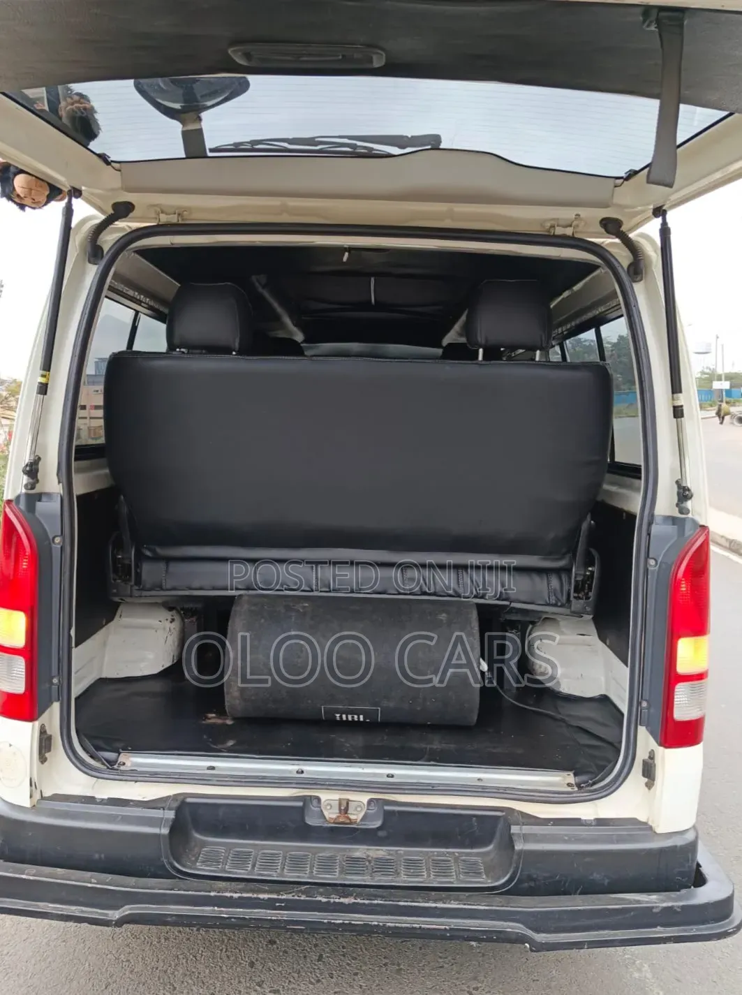 Toyota HiAce 2014 White