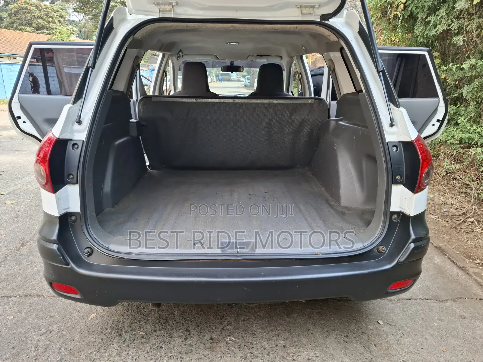 Nissan Advan 2014 White