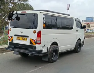 Toyota HiAce 2014 White