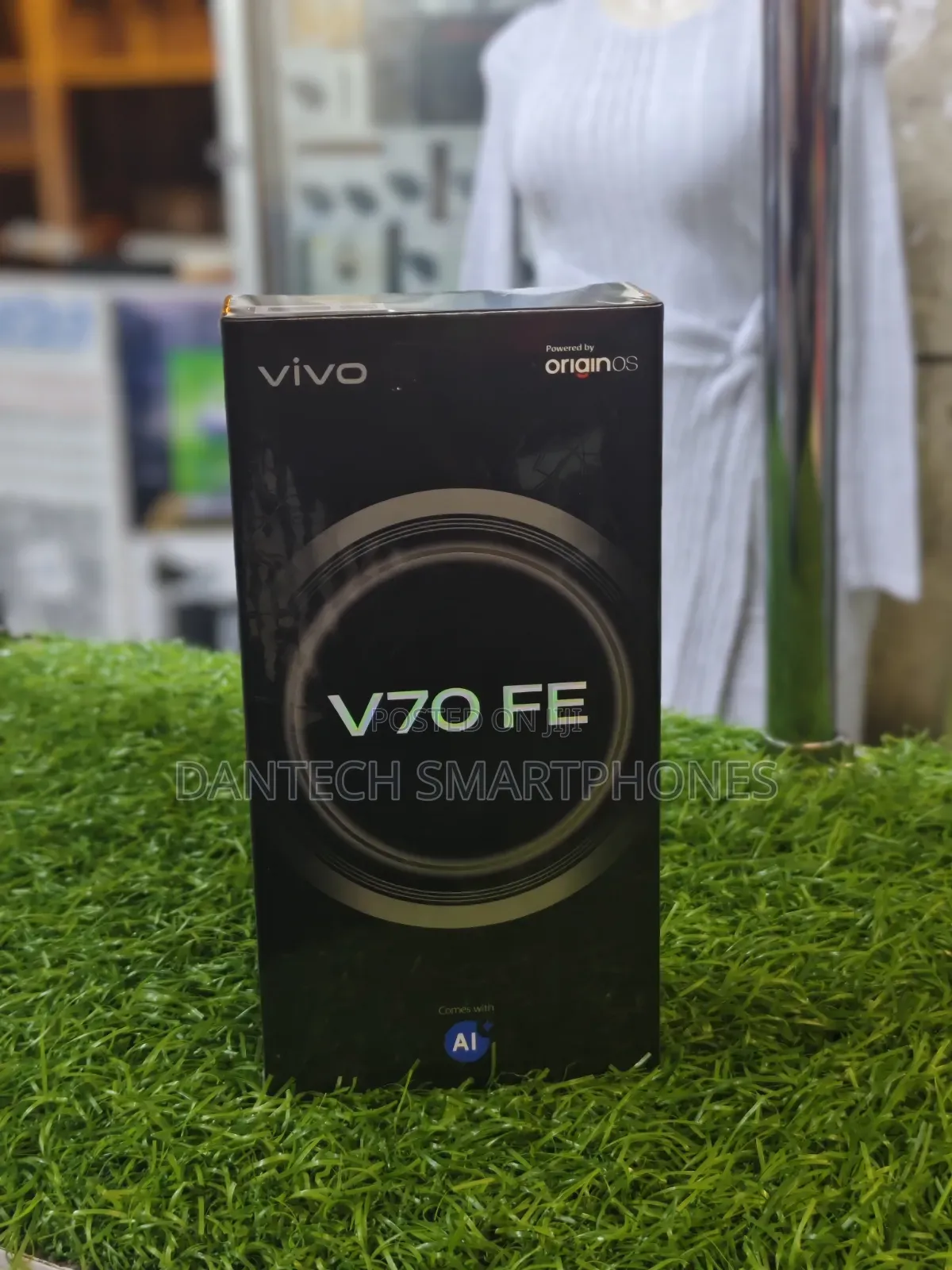 New Vivo V70 256 GB Blue