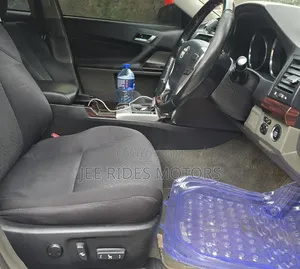 Toyota Crown 2012 Pearl