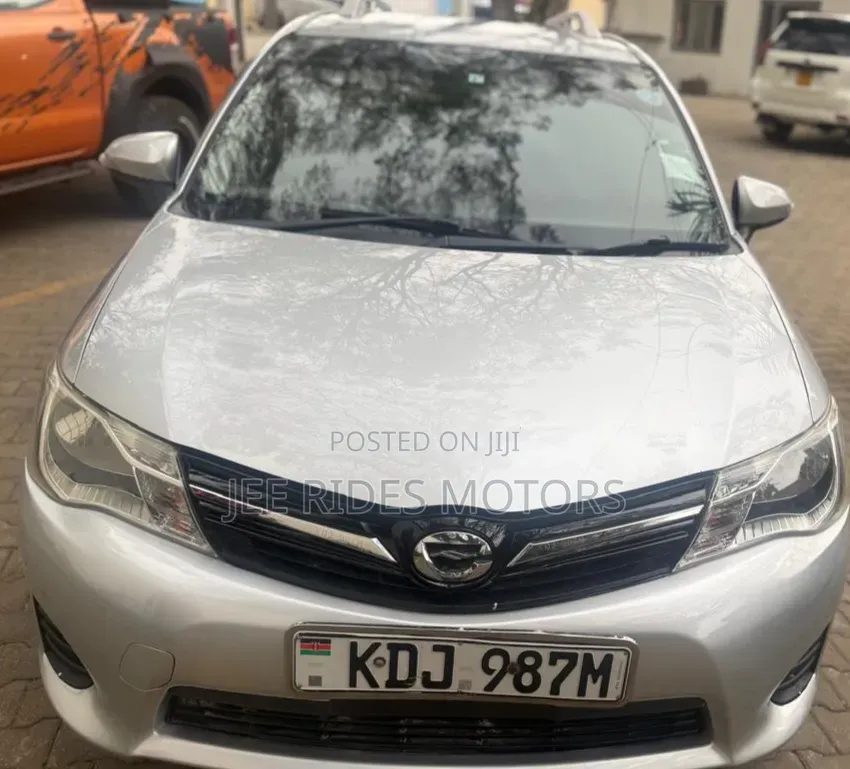 Toyota Corolla Fielder 2015