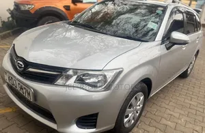 Toyota Corolla Fielder 2015