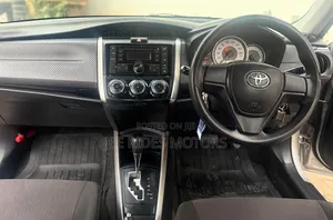 Toyota Corolla Fielder 2015