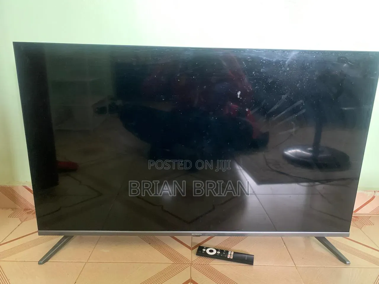 TV Skyworth 43