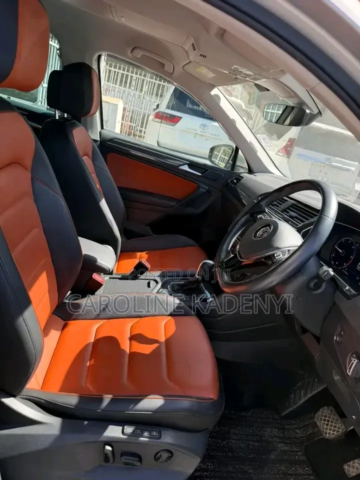 Volkswagen Tiguan 2019 Silver