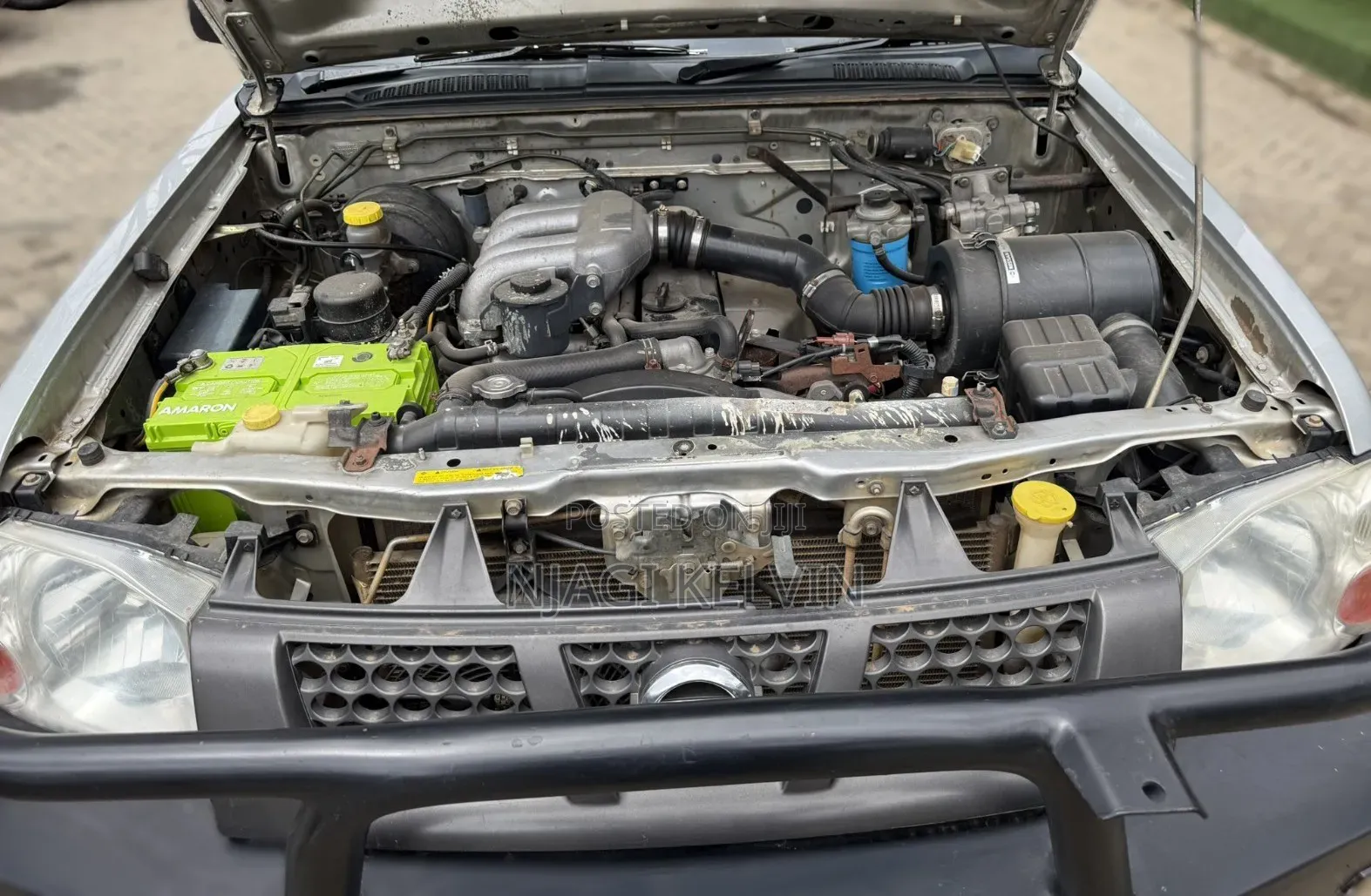 Nissan Hardbody 2010 Gray