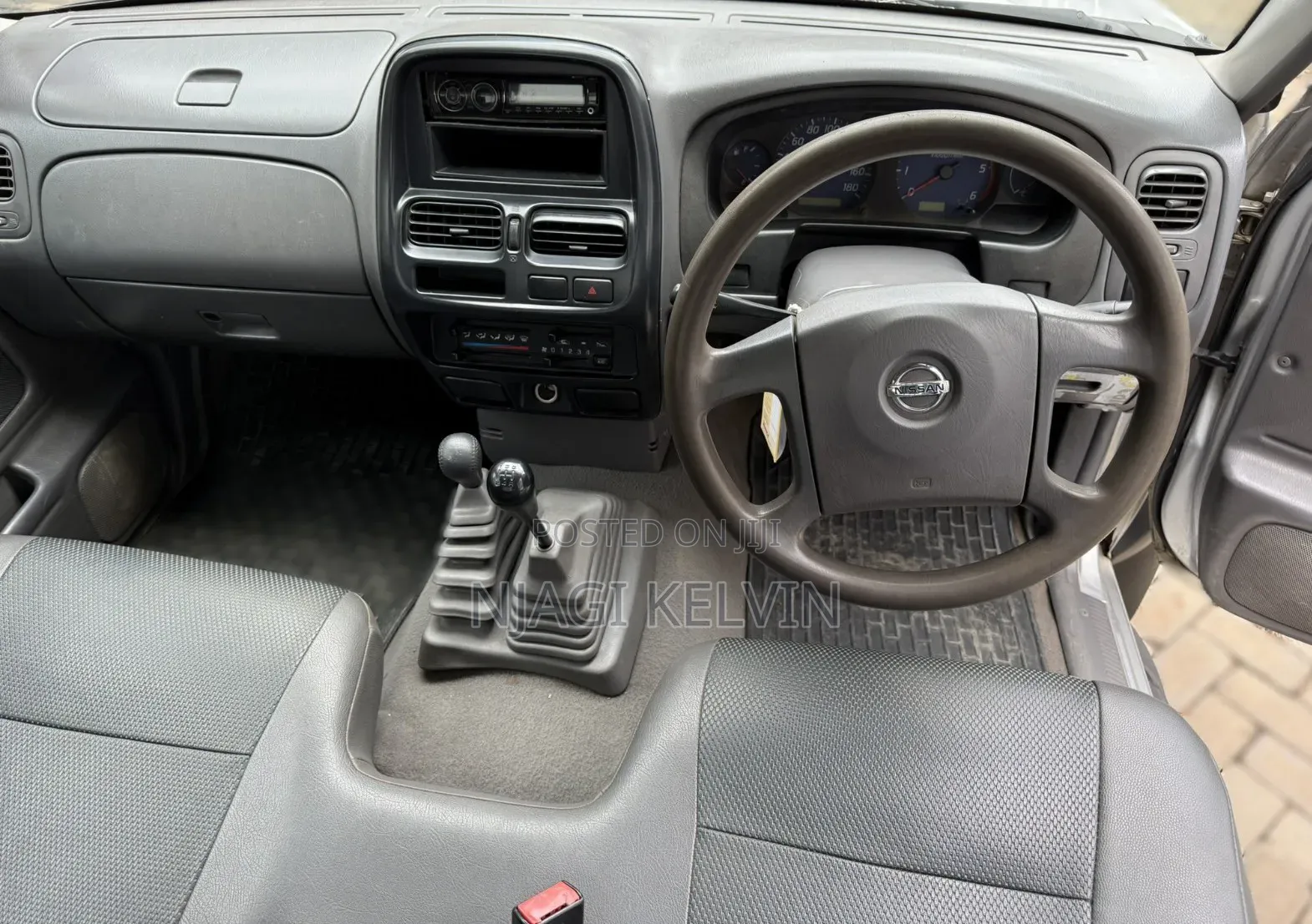 Nissan Hardbody 2010 Gray