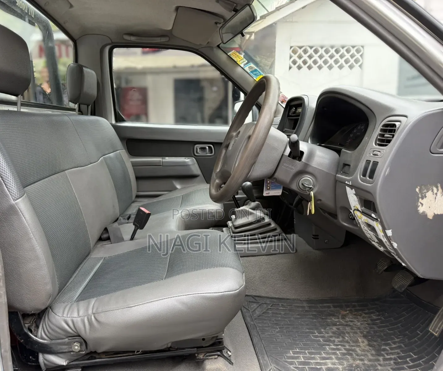 Nissan Hardbody 2010 Gray