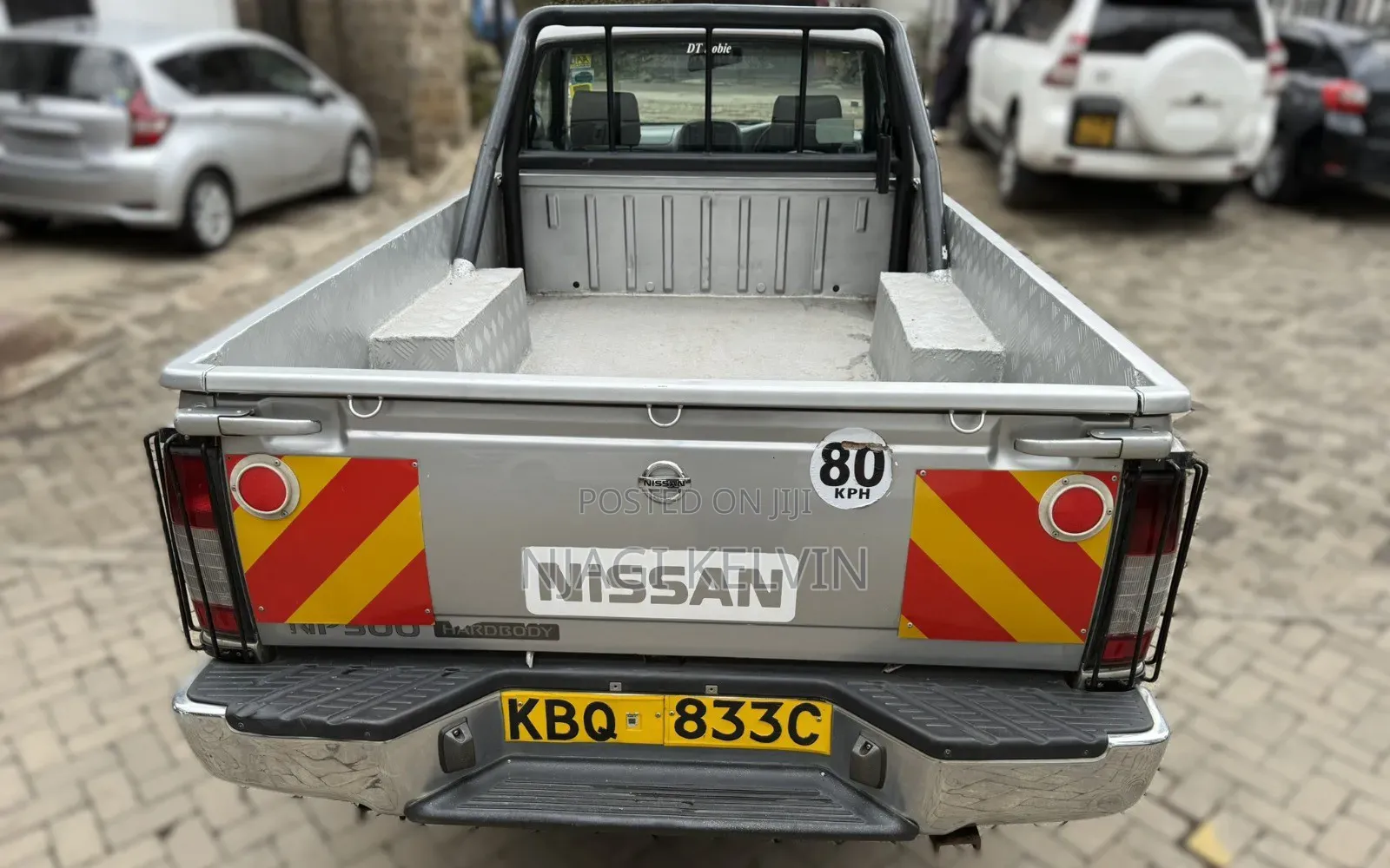 Nissan Hardbody 2010 Gray
