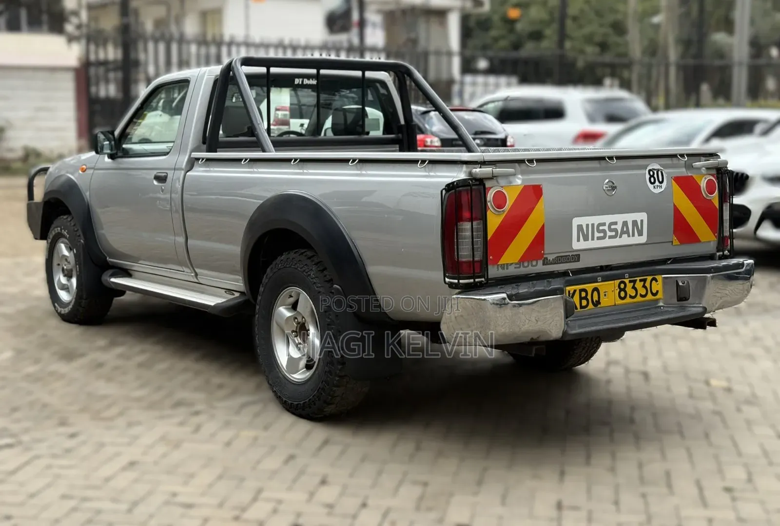 Nissan Hardbody 2010 Gray