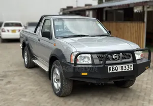 Nissan Hardbody 2010 Gray
