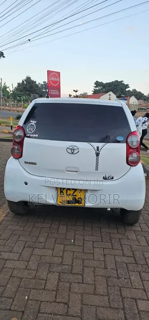 Toyota Passo 1.0 AWD 2013 White