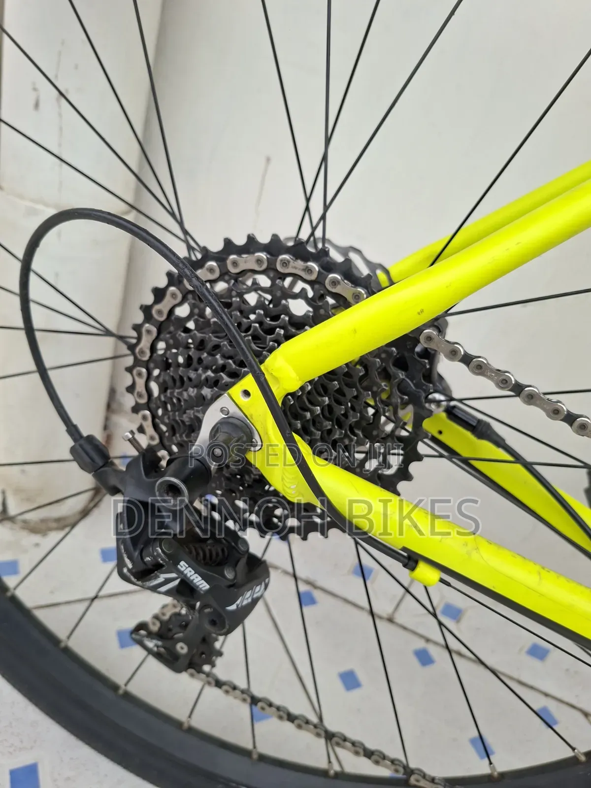 Boardman CXR 8.9 Gravel Bike
