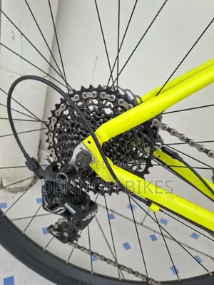 Boardman CXR 8.9 Gravel Bike