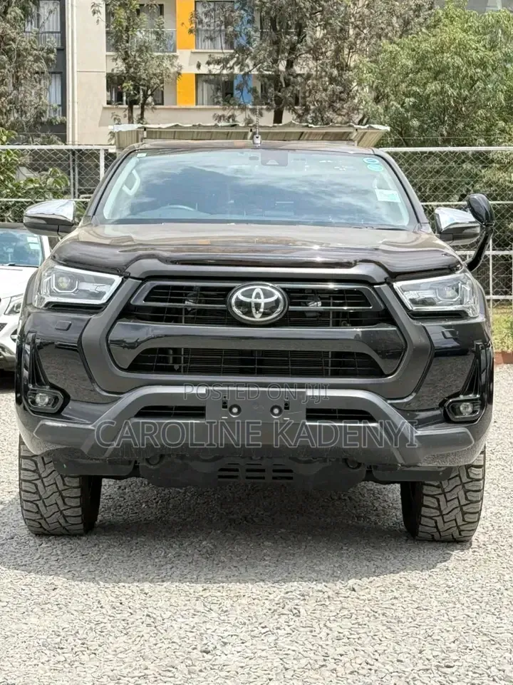 Toyota Hilux 2021 Black